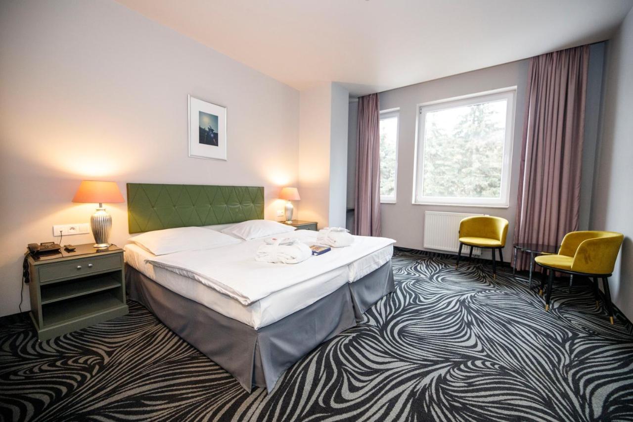 Parkhotel Carlsbad Inn Dalovice Eksteriør bilde