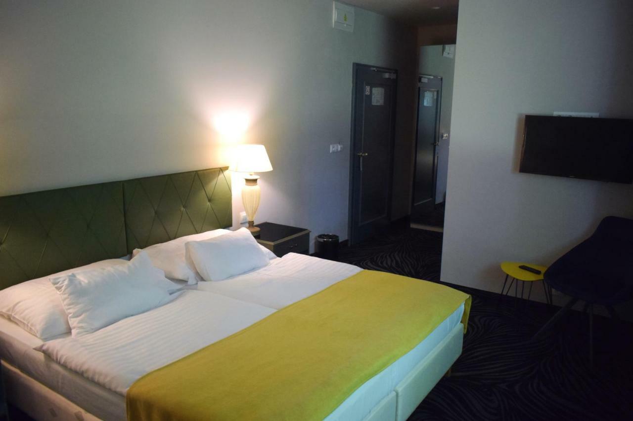 Parkhotel Carlsbad Inn Dalovice Rom bilde